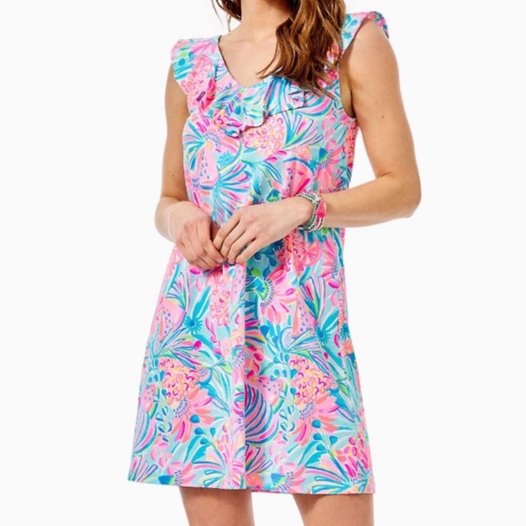 Lilly Pulitzer Dresses & Skirts - ⭐️Lilly Pulitzer Ruffle Hem Neckline Dress⭐️